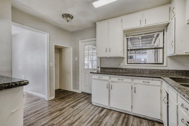 315 Acacia Street, Lake Jackson, TX 77566