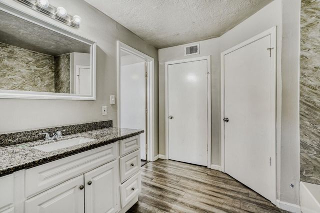 315 Acacia Street, Lake Jackson, TX 77566