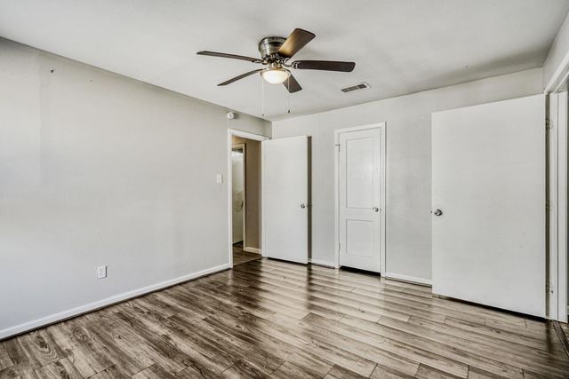 315 Acacia Street, Lake Jackson, TX 77566