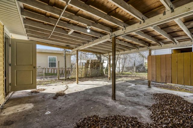 315 Acacia Street, Lake Jackson, TX 77566