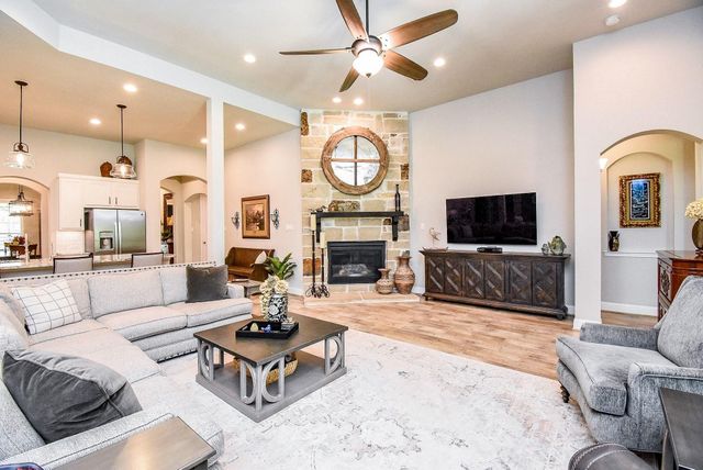 4827 Legend Creek Drive, Fulshear, TX 77441