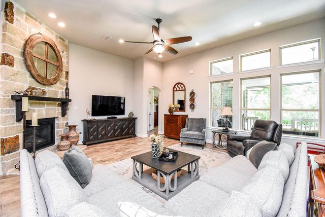 4827 Legend Creek Drive, Fulshear, TX 77441