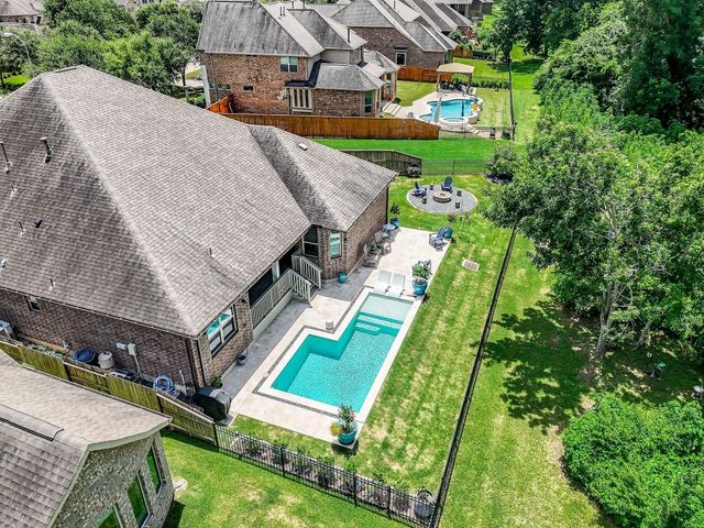 4827 Legend Creek Drive, Fulshear, TX 77441