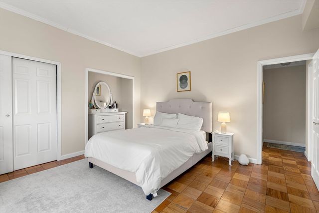 2 Hawthorne 17M, Boston, MA 02114