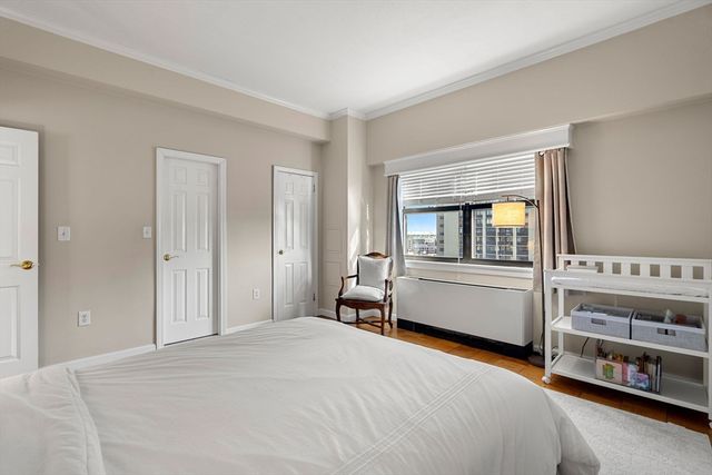 2 Hawthorne 17M, Boston, MA 02114