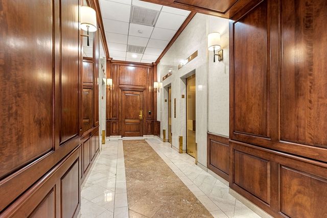 2 Hawthorne 17M, Boston, MA 02114