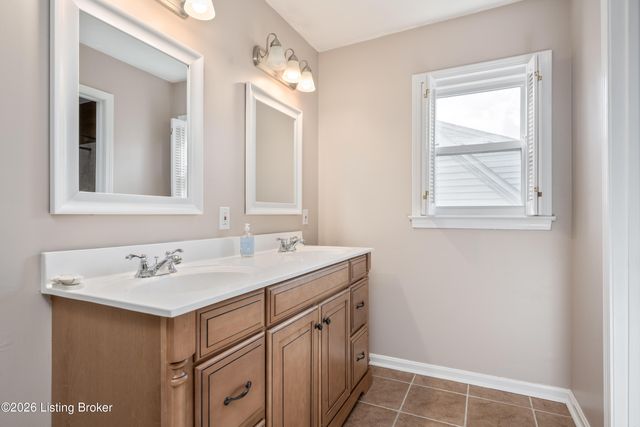 2361 Gladstone Ave, Louisville, KY 40205