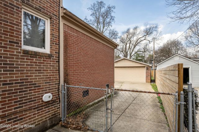 2361 Gladstone Ave, Louisville, KY 40205