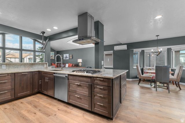 2858 E COBBLEMOOR LN, Sandy, UT 84093