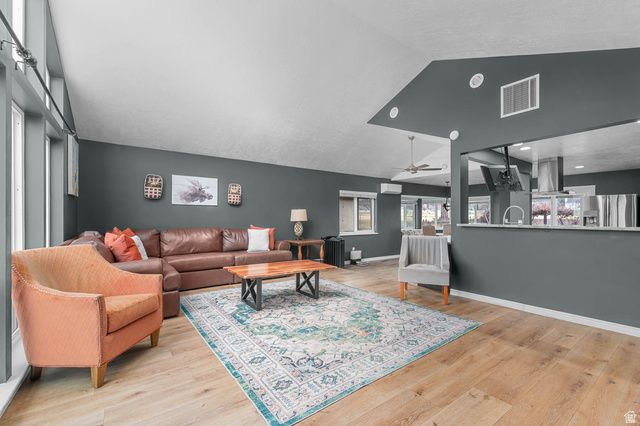 2858 E COBBLEMOOR LN, Sandy, UT 84093