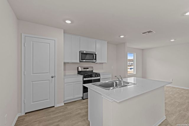 1235 Avery Ranch Dr, New Braunfels, TX 78130