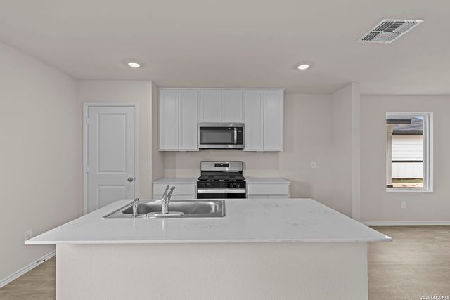 1235 Avery Ranch Dr, New Braunfels, TX 78130
