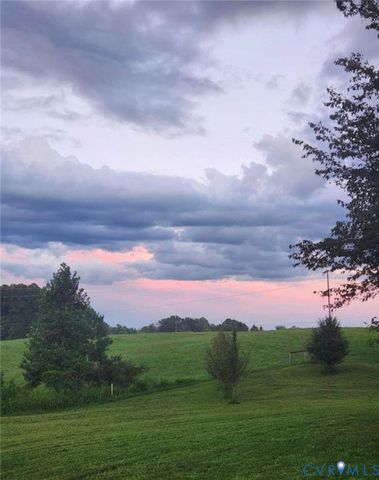 373 Chinquapin Rd, Prospect, VA 23960