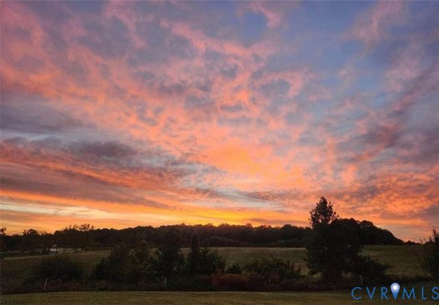 373 Chinquapin Rd, Prospect, VA 23960