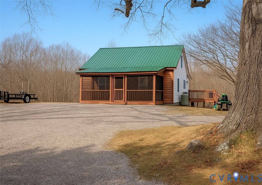 373 Chinquapin Rd, Prospect, VA 23960