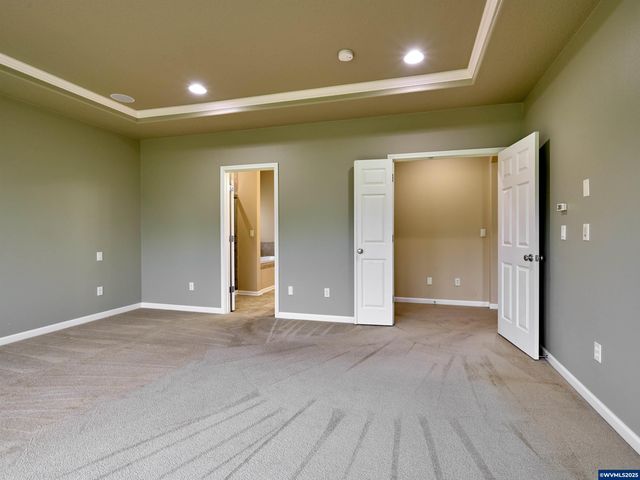 429 Turnberry Av, Woodburn, OR 97071