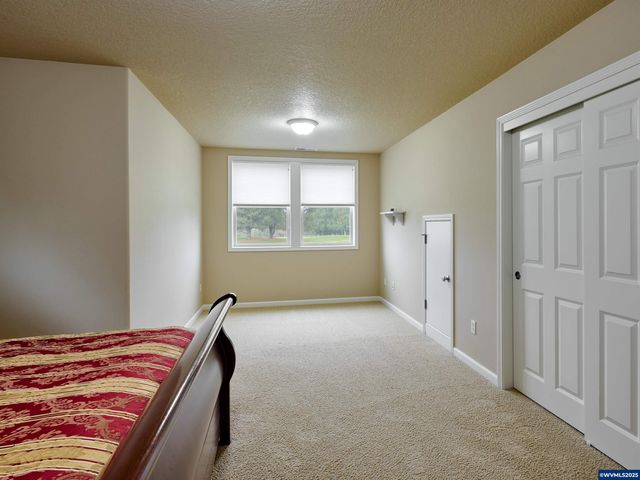 429 Turnberry Av, Woodburn, OR 97071