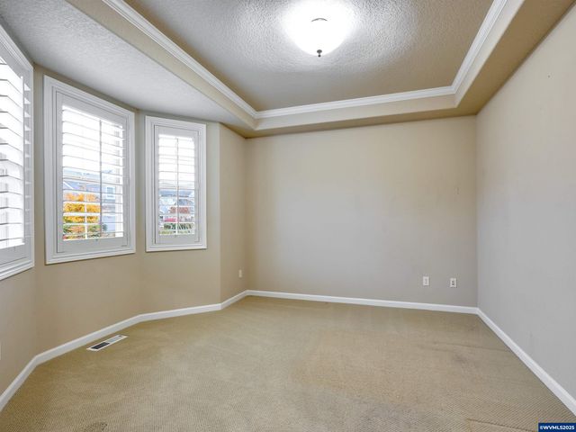 429 Turnberry Av, Woodburn, OR 97071