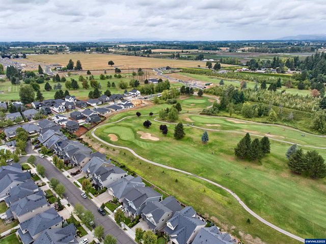 429 Turnberry Av, Woodburn, OR 97071