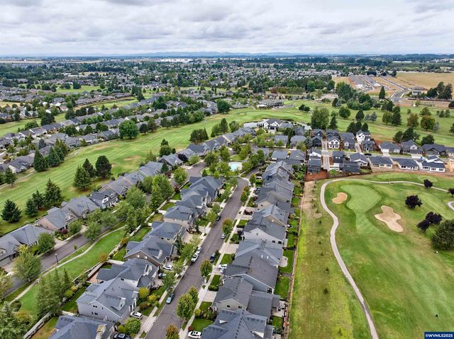 429 Turnberry Av, Woodburn, OR 97071