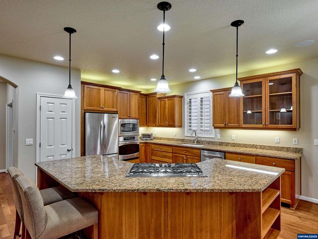 429 Turnberry Av, Woodburn, OR 97071