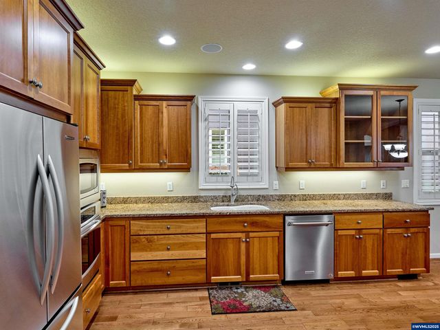 429 Turnberry Av, Woodburn, OR 97071