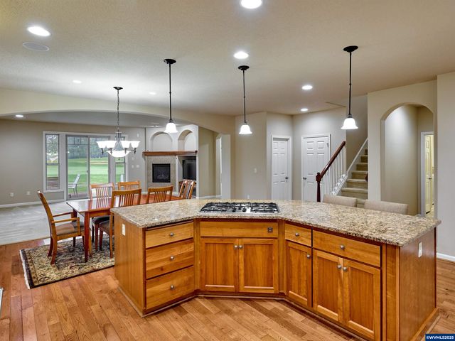 429 Turnberry Av, Woodburn, OR 97071