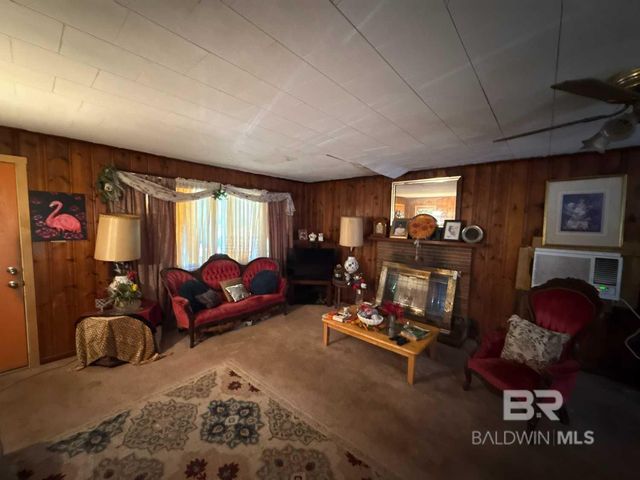 20855 Indian Oaks Road, Robertsdale, AL 36567