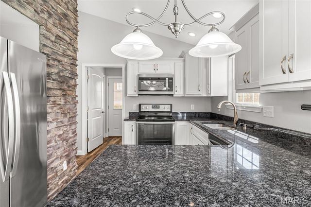 70 Pecan Tree Lane, Farmington, MO 63640