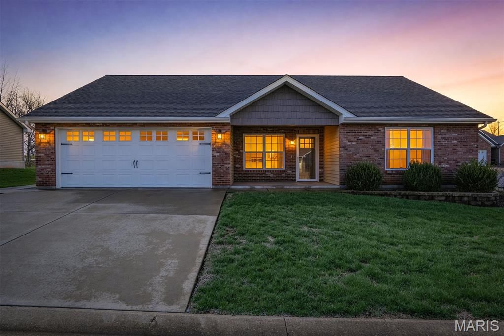 70 Pecan Tree Lane, Farmington, MO 63640