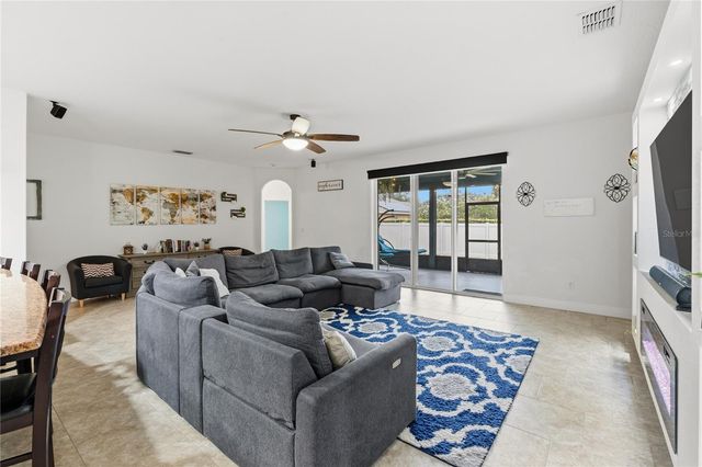 433 AMETHYST AVENUE, Auburndale, FL 33823