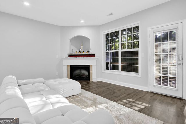 541 Woodland Park Terrace, Lawrenceville, GA 30043