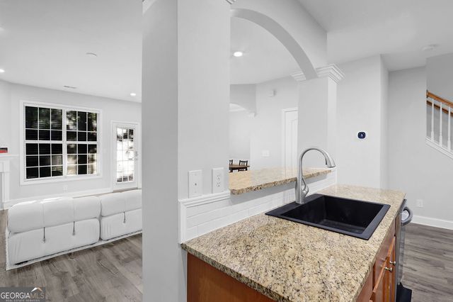541 Woodland Park Terrace, Lawrenceville, GA 30043
