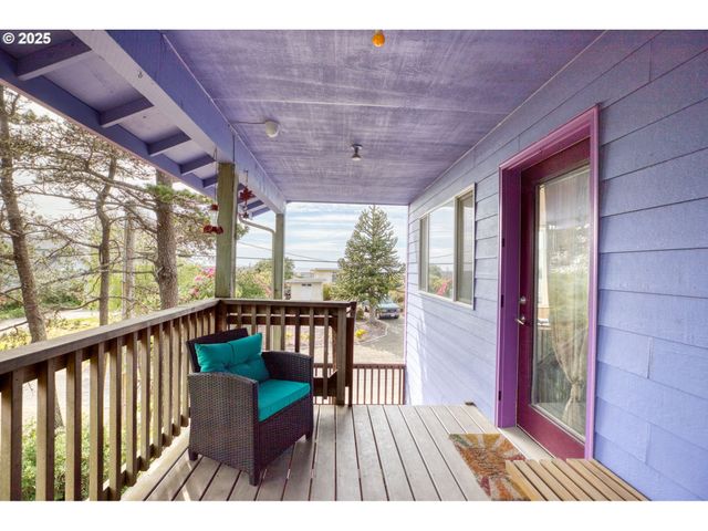 30812 J Pl, Ocean Park, WA 98640