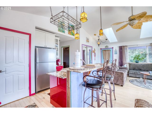 30812 J Pl, Ocean Park, WA 98640