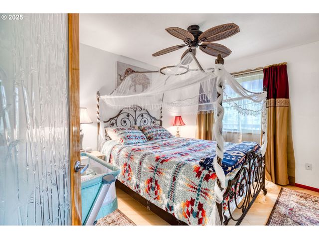 30812 J Pl, Ocean Park, WA 98640