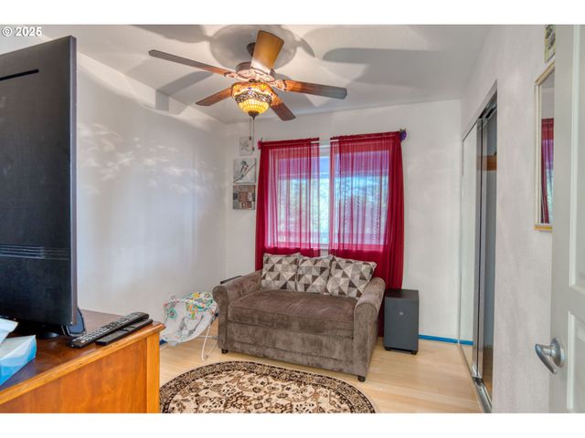 30812 J Pl, Ocean Park, WA 98640