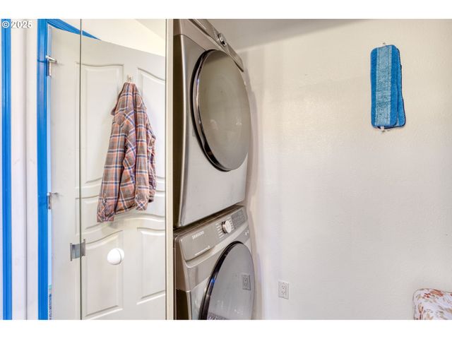 30812 J Pl, Ocean Park, WA 98640