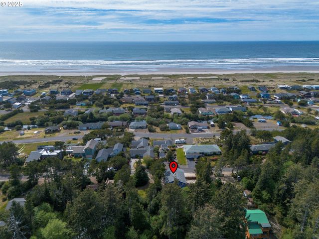 30812 J Pl, Ocean Park, WA 98640