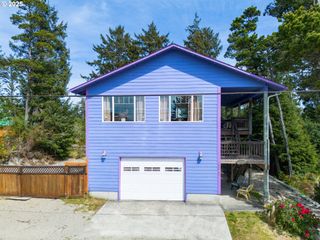 30812 J Pl, Ocean Park, WA 98640