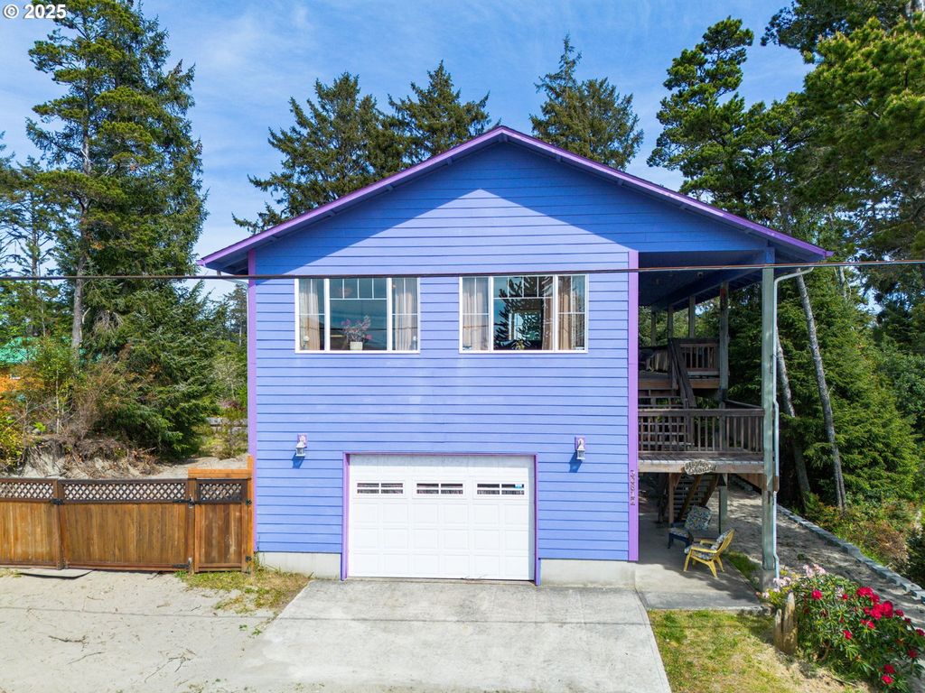30812 J Pl, Ocean Park, WA 98640
