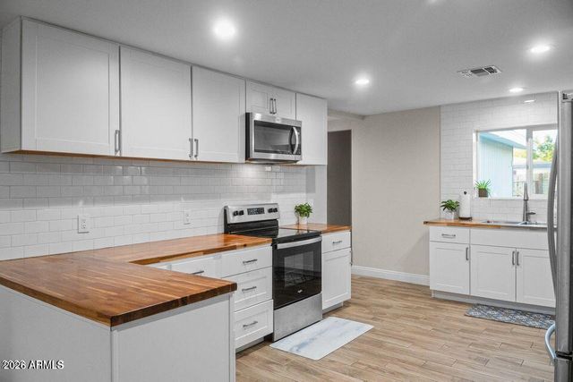 8114 E 4TH Avenue, Mesa, AZ 85208