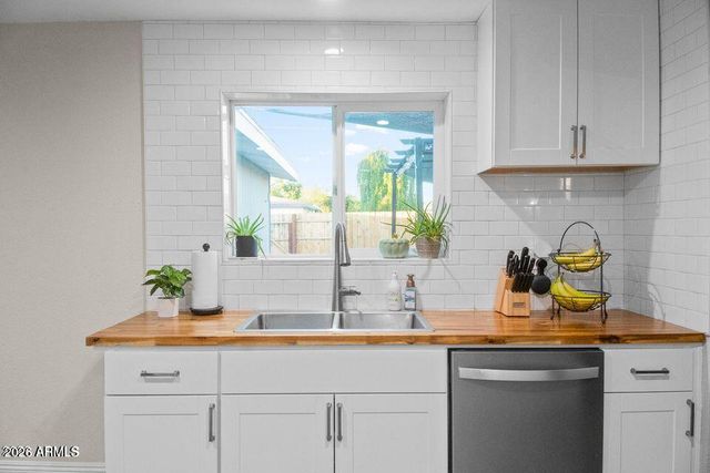 8114 E 4TH Avenue, Mesa, AZ 85208