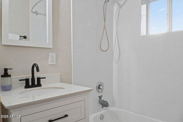 8114 E 4TH Avenue, Mesa, AZ 85208