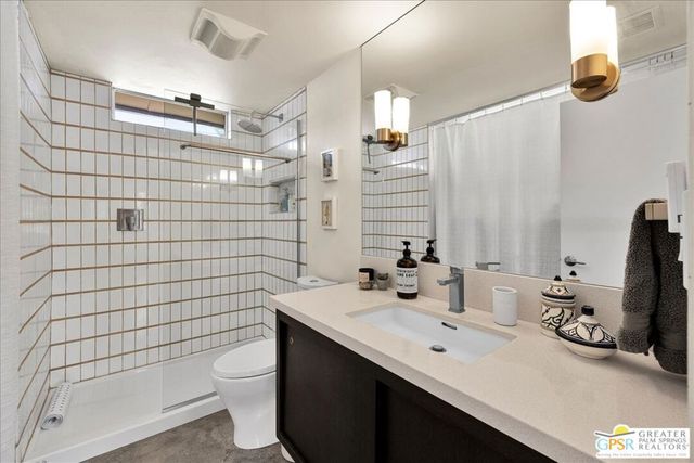 1979 N Los Alamos Road, Palm Springs, CA 92262