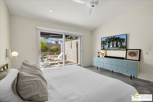 1979 N Los Alamos Road, Palm Springs, CA 92262