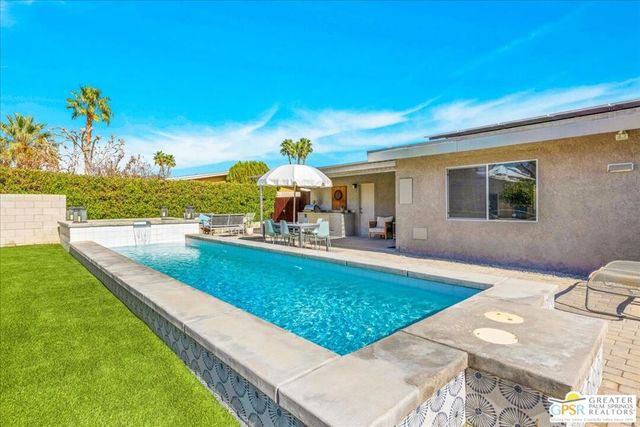 1979 N Los Alamos Road, Palm Springs, CA 92262