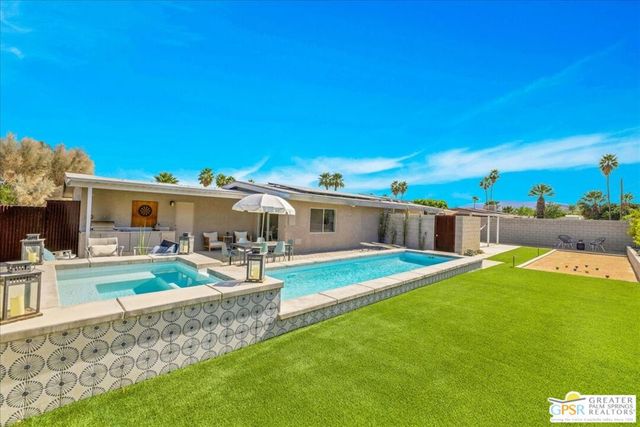 1979 N Los Alamos Road, Palm Springs, CA 92262