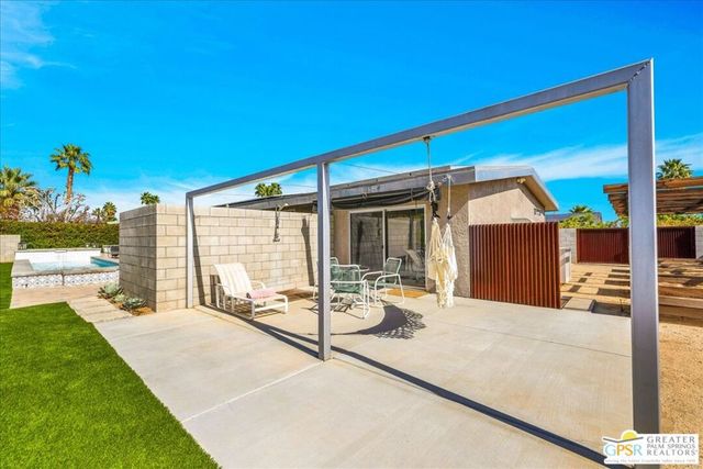 1979 N Los Alamos Road, Palm Springs, CA 92262