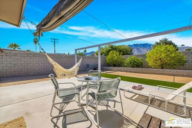 1979 N Los Alamos Road, Palm Springs, CA 92262
